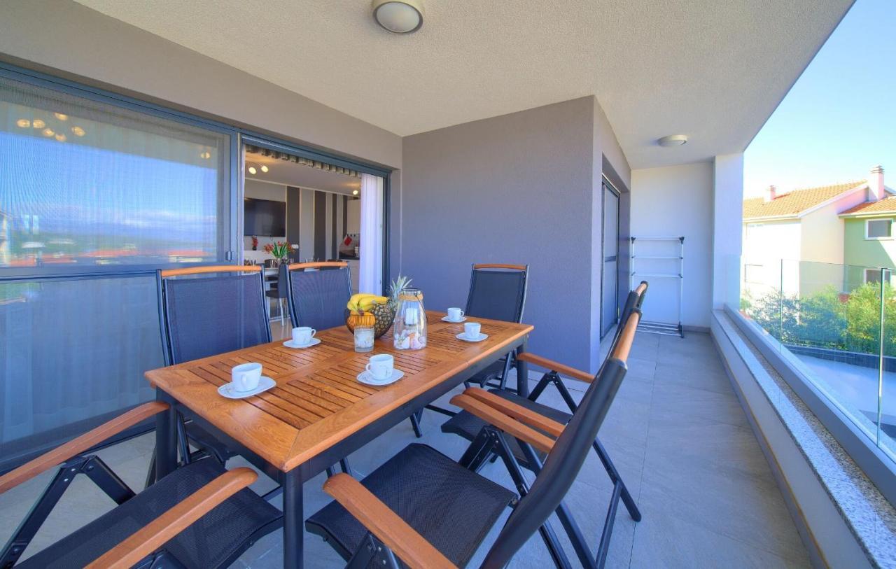 Apartment Crystal Aura Malinska Εξωτερικό φωτογραφία